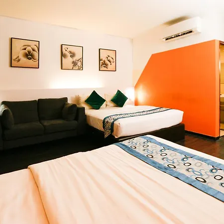 Swing & Pillows - Golden Roof Hotel Ampang, Ipoh-3