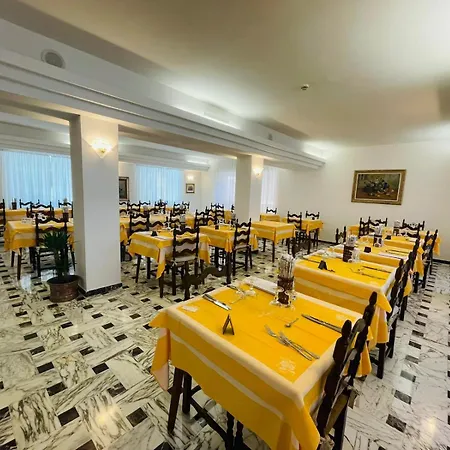 Hotel Dora-2