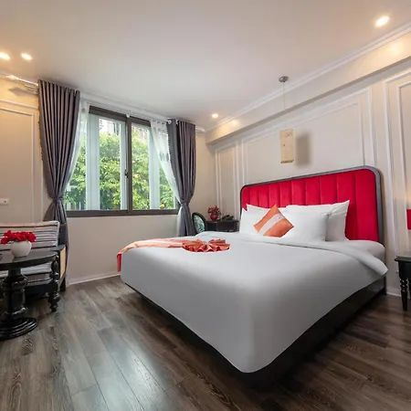 Omina Hotel & Travel-3