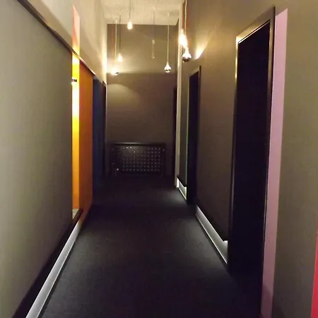 Hotel Cristall - Frankfurt City-3