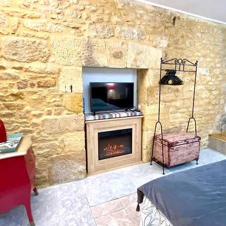 La Clef Des Songes - Maison D'Hotes Au Calme, Au Coeur De Sarlat, 2 Minutes A Pied De La Cite Medievale - Climatisation - Petits Dejeuners Fait Maison - Parking Gratuit - Option Spa Et Massages - Piscine De Saison A 400M-2