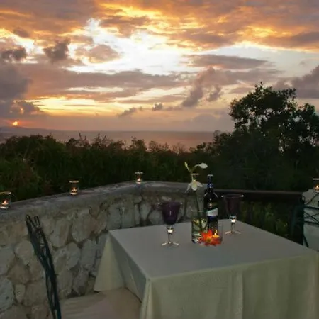 Mynt Retreat Bed & Breakfast-3