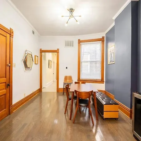 Lincoln Park 3 Bedroom Penthouse-2