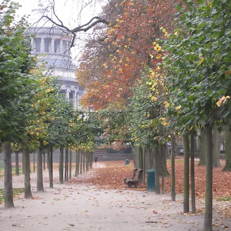 B&B A Cote Du Cinquantenaire-3