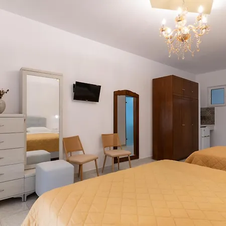 Hotel Villa Basil-2