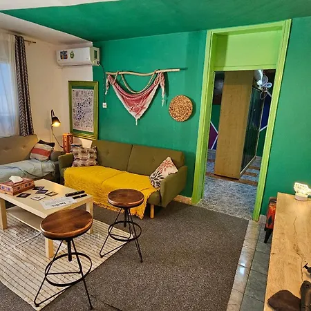 Mango Haus-3