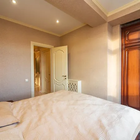 Cozy Apartment With A Beautiful View Of Old Town-2