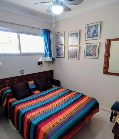 Tranquilo Apartamento En San Agustin 1 Dormitorio Cama Doble Y Salon Con Sofas Camas-3