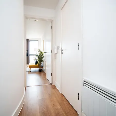 Exclusive Apartment - Free Parking -Wifi Netflix- Juliet Balcony -Fully Equipped For Extended Stays-2
