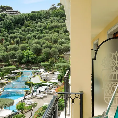 Grand Hotel Capodimonte-3