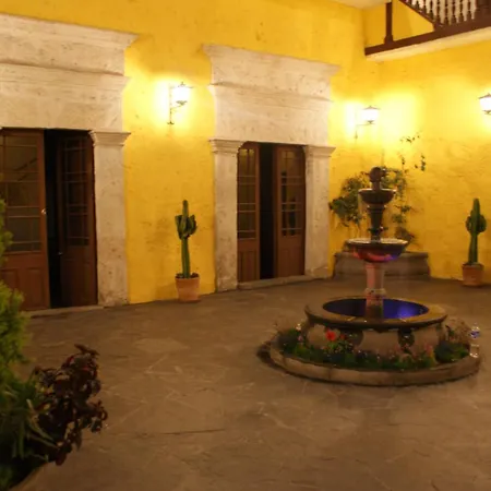Flying Dog Hostel Arequipa-3