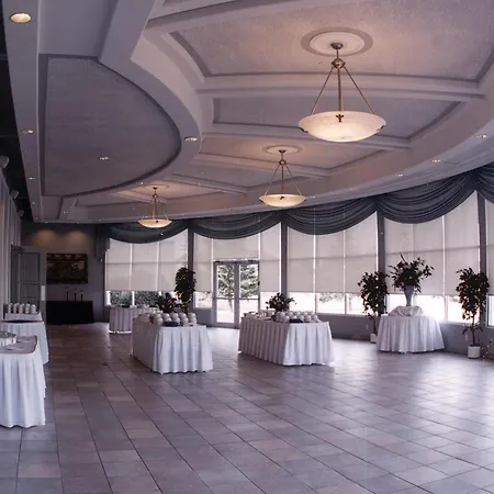 Chateau Louis Hotel & Conference Centre-2