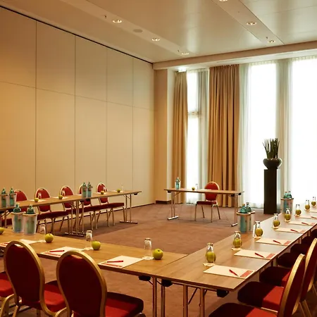 H4 Hotel Muenchen Messe-3