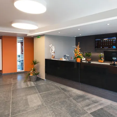 Orange Hotel La Louviere-3