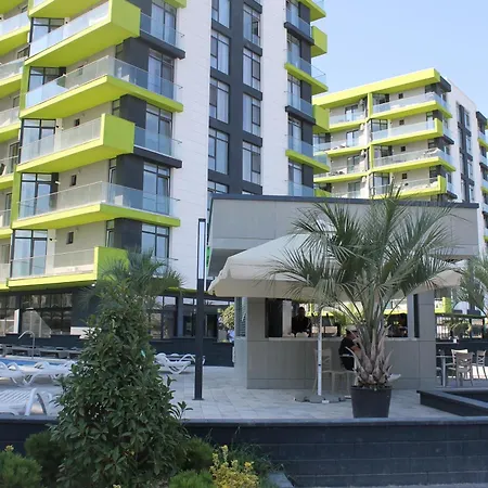 On Beach-Mamaia Residence-2