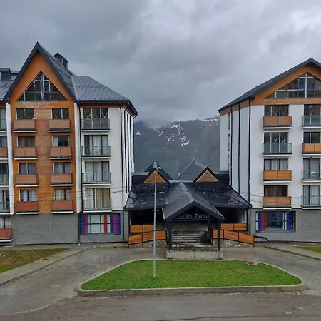 Skyway Twins Studio Gudauri-3