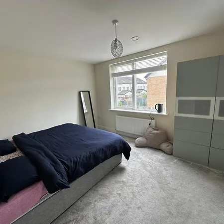 Pvt Ensuite Room ,25 Mins Train To City Center-2