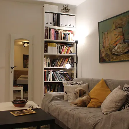 Street Garden Apartment-2