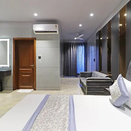 Hotel Preet Inn Newly Built Lux Collection Near Nizamuddin Railway Station-3