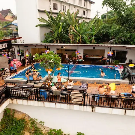 Mad Monkey Vang Vieng-2