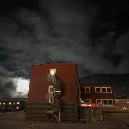 Haugen Pensjonat Svalbard-3