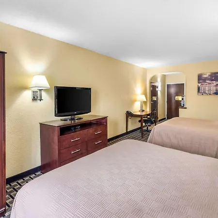 Clarion Inn & Suites Indianapolis Northwest-3
