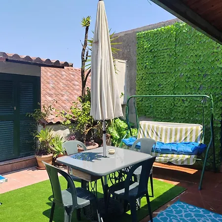Casa Lego Small Room With Terrace-3