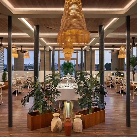 Protea Hotel By Marriott Luanda-3
