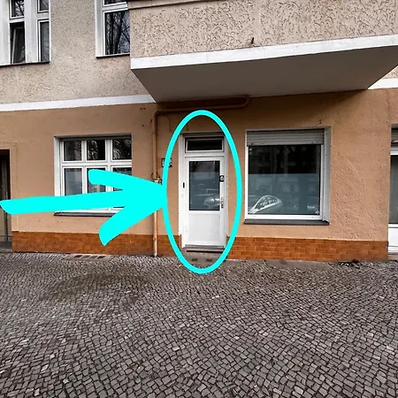 Massagesessel, King-Sized Bed, Billardtisch, 2 Couches-3