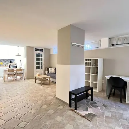 Full Semi-Garden Apartment In Villa At Mondello-3