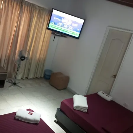 Yellow House Hostel-3
