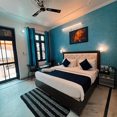 Live Free Hostel Rishikesh-3