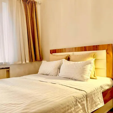 Friends Hostel Bishkek-2