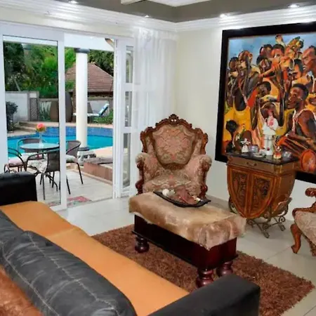 Fredericks Place Rhino Room-2