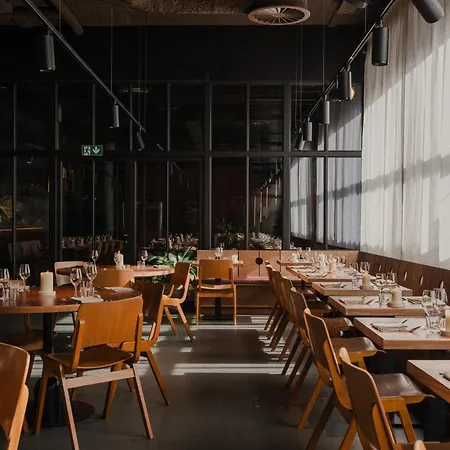 Yust Antwerp-2