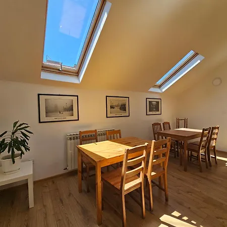 Leopold Chillout Hostel-2