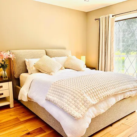 Oceanside Manor - Fancy Room - Golf Course & Beach View-2