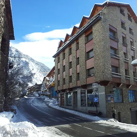 Apartaments Turistics Pirineu-3