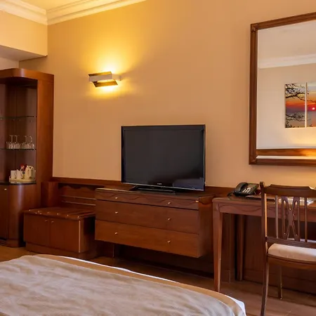 Jiyeh Marina Resort Hotel & Chalets-3