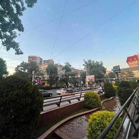 Двухкомнатная Квартира На Арбате-3