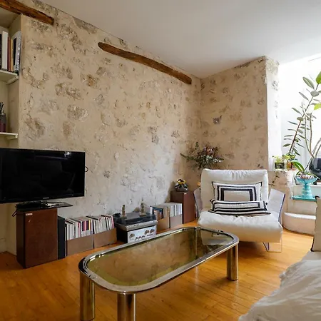 Chic Apartment With Private Terrace-2