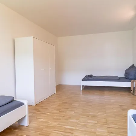Wiesbaden Schierstein Zentral Im Rhein-Main-Gebiet, Monteure Herzlich Willkommen!-2