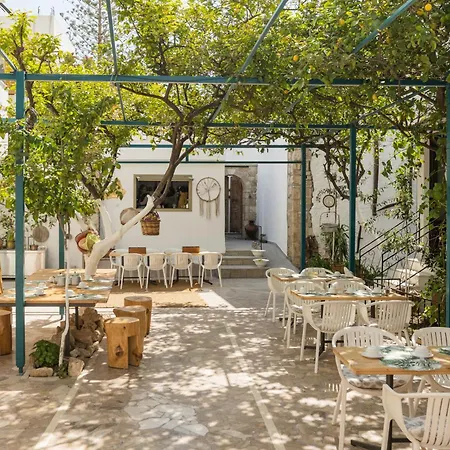 Lefka Hotel & Apartments-3