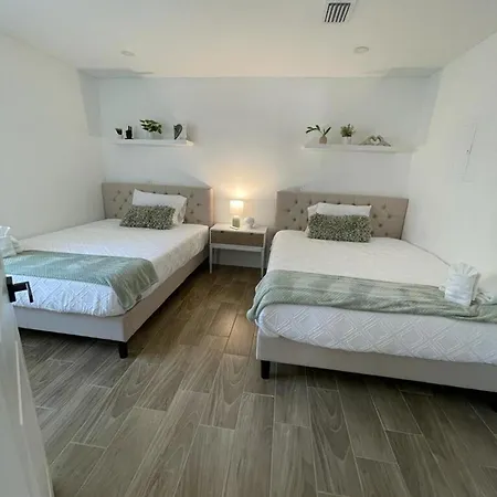 Stylish 2 Bedrooms 2 Bath House In South Tampa-2