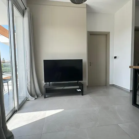 Limassol Beautiful Apartment-2