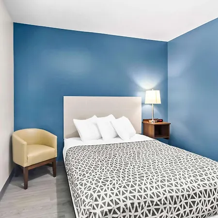 Woodspring Suites South Houston Hobby-3