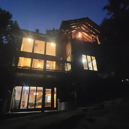Bear Necessities, Luxury 5Bd Mtn Views, Hot Tub, Many Bear Sightings-2