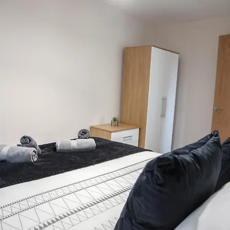 Modern 2Bd Apartment In Manchester City-3