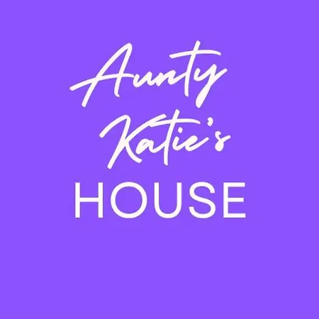 Aunty Katie'S House, Ni Tourist Board Certified & Located On The Main Oldpark Road To Belfast, With Free Continental Breakfast & Free Ultra Fast Sky Internet, Free Sky Sports & Free Sky Cinema, Self-Check In After 10Pm Gmt-2