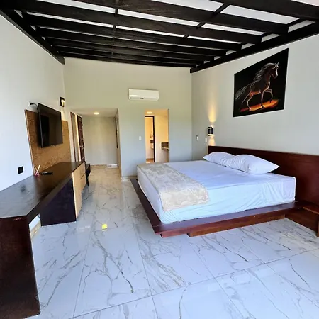 Hotel Tesoro Beach-2